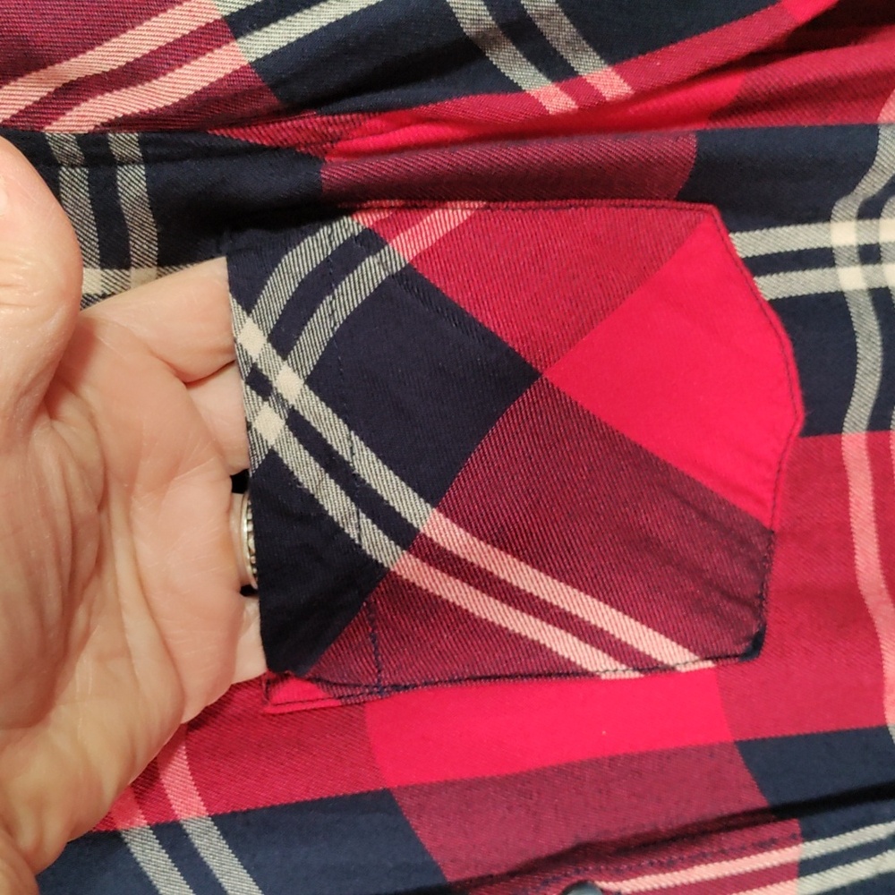 4111 Woolrich red and blue plaid flannel button up shirt M - Picture 3 of 13